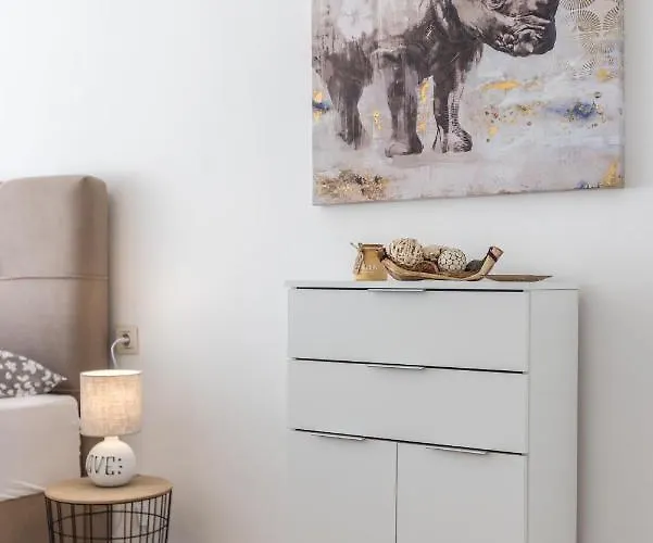 Sunny Apartment *