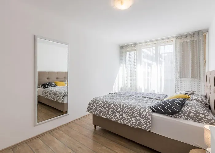 Apartment Sunny Split